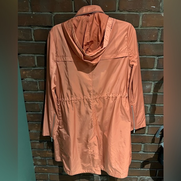 Badgley Mischka Coral / Peach Rain Coat Size S W/ Hidden Hood - Picture 2 of 5